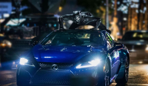 Xe sang Lexus LC 500 2018 cực hầm hố trong bom tấn siêu anh hùng "Báo Đen"