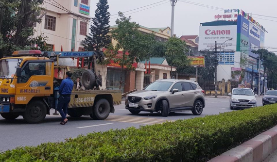 Mùng 3 Tết Mậu Tuất, thêm Mazda CX-5 gãy trục lái tại Ninh Bình