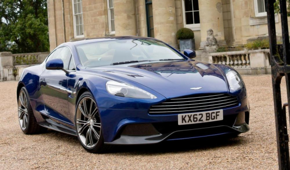 Aston Martin Vanquish đặc biệt của nam diễn viên 007 được bán đấu giá 600.000 USD