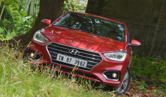 Xe dưới 300 triệu Đồng khiến người Việt "phát thèm" Hyundai Verna bán chạy như tôm tươi