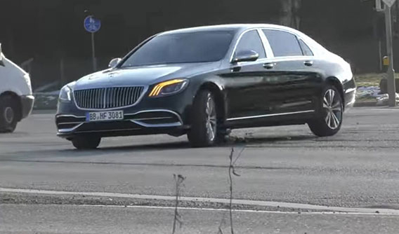 Lần đầu tiên bắt gặp xe siêu sang Mercedes-Maybach S-Class 2019 chạy trên đường phố