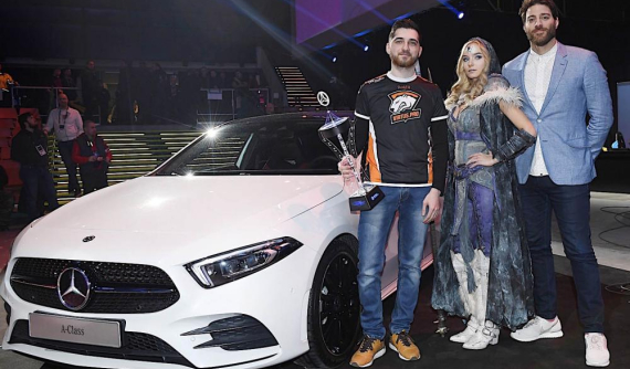 Game thủ Dota 2 được thưởng Mercedes-Benz A-Class bạc tỷ