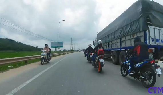 Lấn làn vượt ẩu, nhóm "phượt thủ" bị nhiều người chỉ trích