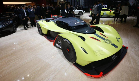 Valkyrie AMR Pro - Hypercar mới với tốc độ tối đa 362 km/h của Aston Martin