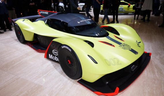 Ông chủ hãng Koenigsegg thích Aston Martin Valkyrie và không ấn tượng với McLaren Senna