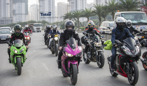 Gặp gỡ các nữ biker của Hà Thành