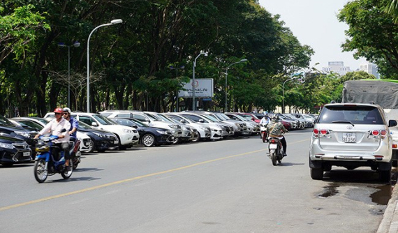 TPHCM: Sẽ không thu phí đỗ xe ô tô qua đêm