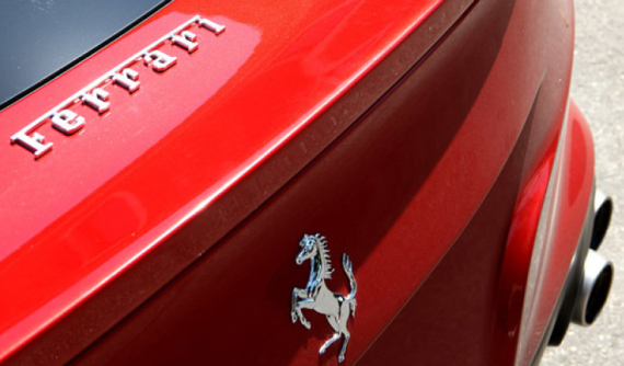 Mercedes-Benz là nhãn hiệu xe giá trị nhất thế giới nhưng chưa phải mạnh nhất