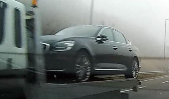 Bắt gặp Kia K900 2019 - "Mercedes-Benz S-Class của Hàn Quốc" - trên đường phố