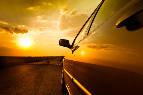 Mùa nóng, lái xe ô tô cũng cực khổ không thua xe máy