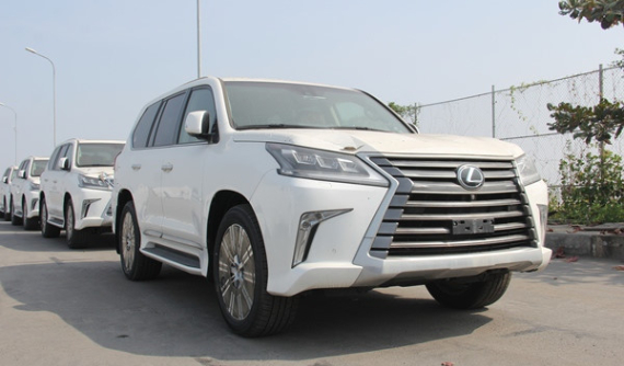 Xe Toyota chưa thể thông quan dù đã có giấy phép nhập khẩu