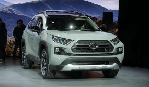 Đánh giá nhanh Toyota RAV4 2019: Honda CR-V và Mazda CX-5 hãy coi chừng!