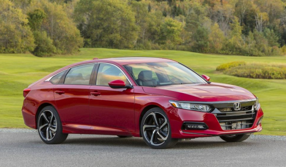 Honda Accord 2018 phải ngừng sản xuất, Toyota Camry 2018 bị lỗi động cơ