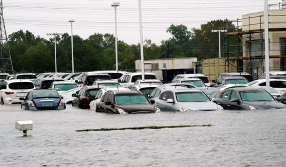 Hàng ngàn xe ngập nước trong bão Harvey được "tuồn" sang nước ngoài, có cả Đông Nam Á