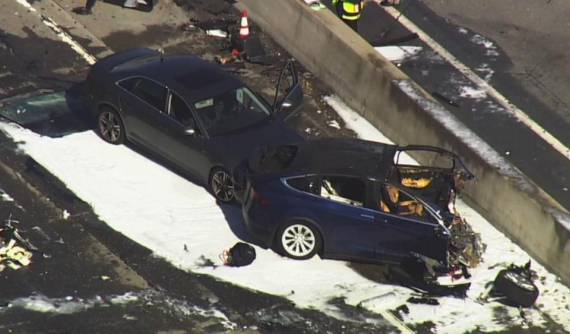 Tesla đổ lỗi cho tài xế của Model X trong vụ tai nạn chết người