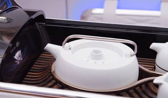 Bên trong Vision Mercedes-Maybach Ultimate Luxury có cả ấm pha trà