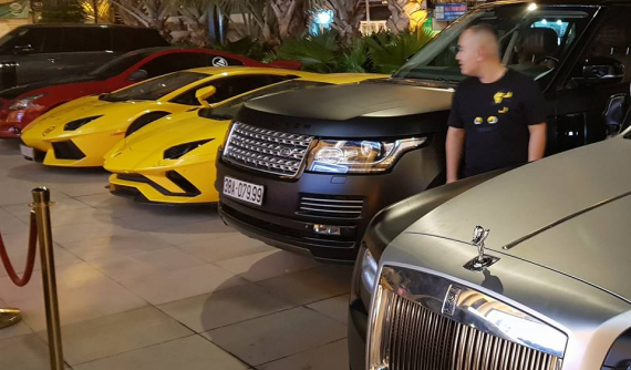 Dàn siêu xe "khủng" tụ tập cuối tuần tại Sài thành