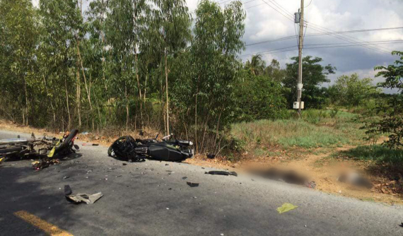 Yamaha Exciter 150 chở 3 gây tai nạn tại Sóc Trăng