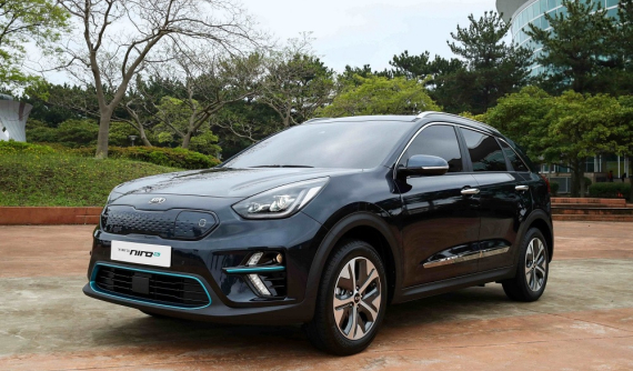 Kia Niro EV 2018 trình làng, có thể chạy gần 400 km sau khi sạc