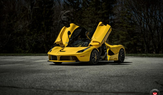 Khi "siêu phẩm" Ferrari LaFerrari cũng cần có "bộ guốc" độc đáo để dạo phố