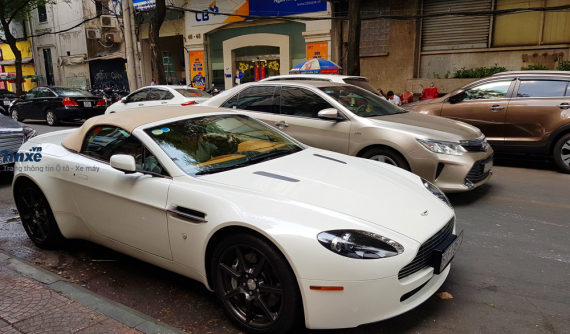 Ngắm Aston Martin V8 Vantage mui trần hàng hiếm thuộc sở hữu của doanh nhân Sài thành