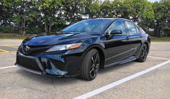 Toyota Camry dễ dàng thống trị phân khúc xe sedan cỡ trung tại Mỹ