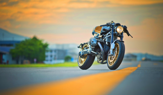 BMW R nineT độ Cafe Racer cực dị đến từ "dân chơi" Nhật Bản