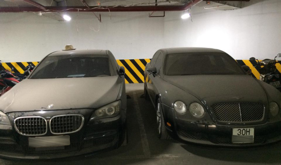 Bentley Continental Flying Spur tiển tỷ phủ bụi tại hầm đỗ xe Hà Nội