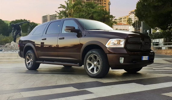 Aznom Atulux - Chiếc xe độ mang kiểu dáng lai giữa bán tải, SUV và sedan