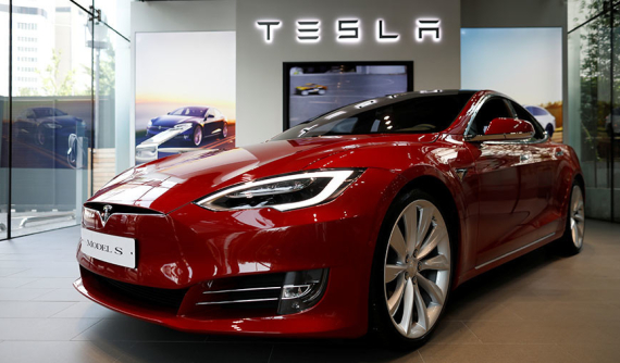 Tesla bị tố "ngấm ngầm" tắt tính năng trên xe mà không nói với khách hàng