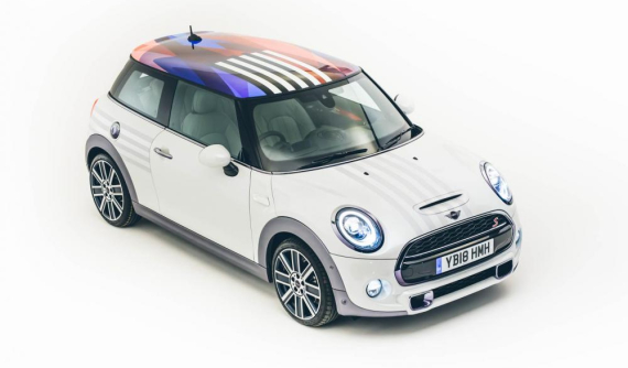 Mini chế tạo một chiếc hatchback đặc biệt cho đám cưới Hoàng tử Anh