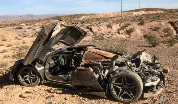 McLaren 720S bị phá huỷ hoàn toàn sau tai nạn tại sa mạc ở Mỹ