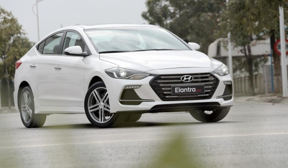 Giá xe Hyundai Elantra 2018 mới nhất tháng 5/2018