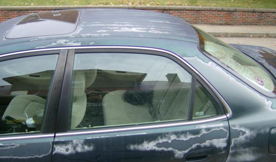 Phơi xe trời nắng nóng và những tác hại đáng gờm ngoài chuyện tróc sơn