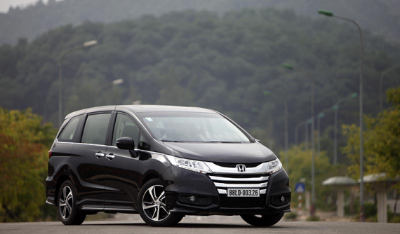 Giá xe Honda Odyssey 2018 mới nhất tháng 6/2018