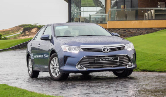 Giá xe Toyota Camry 2018 mới nhất tháng 6/2018