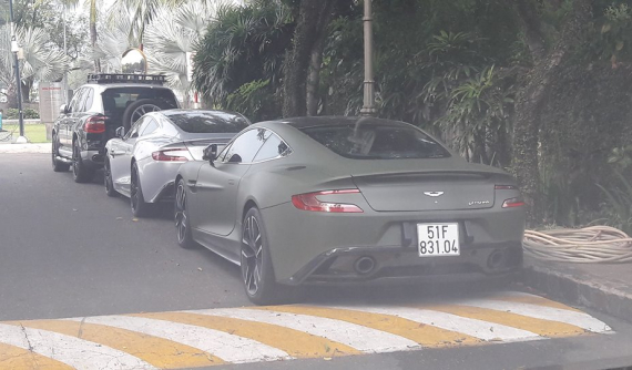 Chủ tịch Trung Nguyên sở hữu đến 2 chiếc siêu xe Aston Martin Vanquish hàng hiếm