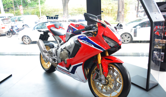 Giá xe Honda CBR1000RR FireBlade SP mới nhất tháng 5/2018