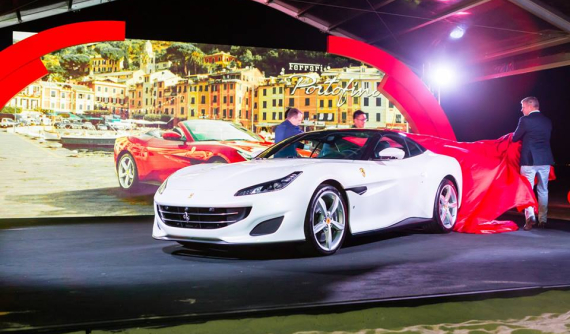 Siêu xe mui trần Ferrari Portofino ra mắt giới nhà giàu Singapore