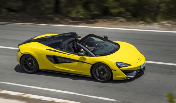 Khám phá lí do tại sao xe mui trần hay được đặt tên "Spider"