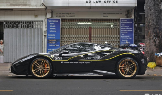 Siêu xe Ferrari 488 GTB độ body kit Novitec Rosso tại Việt Nam lên báo nước ngoài