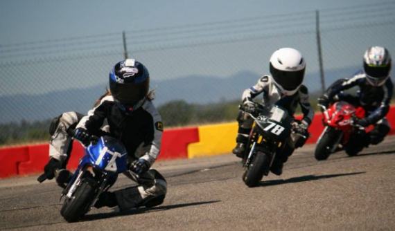 Tặng xe "phân khối lớn" cho trẻ nhân ngày 1/6