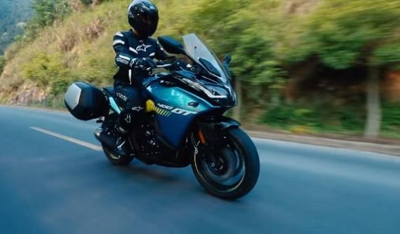 Sport Touring giá rẻ CFMOTO 400GT lộ diện