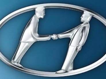 Logo Hyundai là dựa theo hình hai người đàn ông... bắt tay nhau