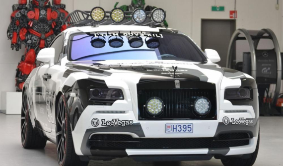Làm quen Rolls-Royce Wraith độ siêu dị cùng động cơ "thông nòng" lên 810 mã lực