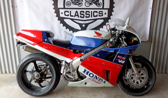 Chiêm ngưỡng dàn xe mang cỗ máy V4 cực đỉnh của Honda (Phần 1)