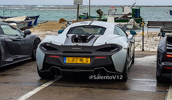 Xôn xao với video McLaren 570LT ngoài đời thực cùng với 675LT và siêu phẩm Senna
