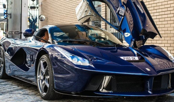Tay trống của Pink Floyd gây chú ý với siêu xe triệu đô Ferrari LaFerrari