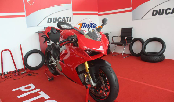 Đánh giá nhanh Ducati Panigale V4 S chính hãng có giá bán 937 triệu Đồng