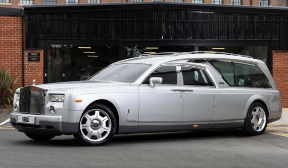 Rolls-Royce Phantom cũ của "ông hoàng giải trí nước Anh" được biến thành xe tang sang trọng
